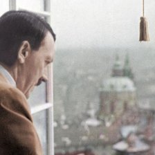 kolorovaná fotografie Adolf Hitler v Praze.