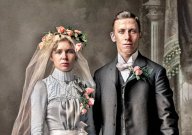 Rok 1899: Drzý podvod, zaměřený na čerstvé novomanžele: Svatba dvou zamilovaných lidí by měla být…