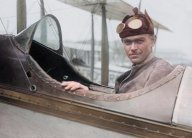 Jedinečná atrakce roku 1930 pro milovníky létání: veřejně přístupný letecký simulátor: Vyzkoušet si řízení letadla je dnes celkem…