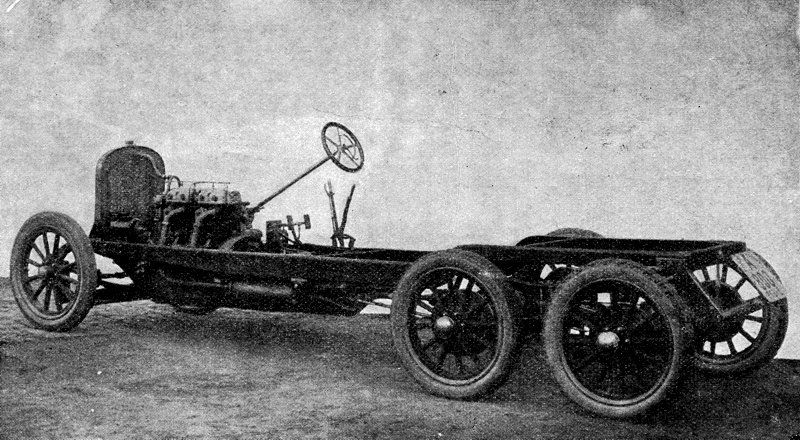 zobrazit detail historického snímku: Chassis šestikolového automobilu.
