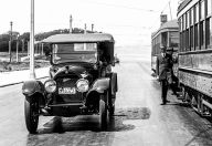 Proč vývoj automobilů zaostával za rozvojem železnice a jak to bude v budoucnosti?: V dávných dobách, kdy parní lokomotivy ovládly…