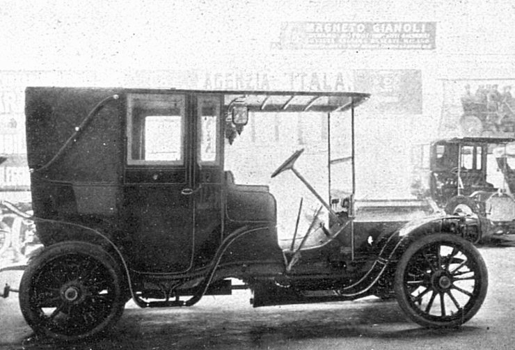 zobrazit detail historického snímku: Automobil papežův.