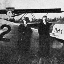 Šefkonstruktéři firmy »Avia«, pánové Beneš a M. Hajn.