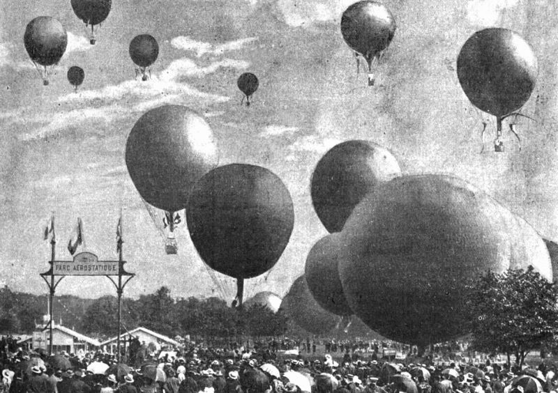 zobrazit detail historického snímku: Balonové závody v Paříži.