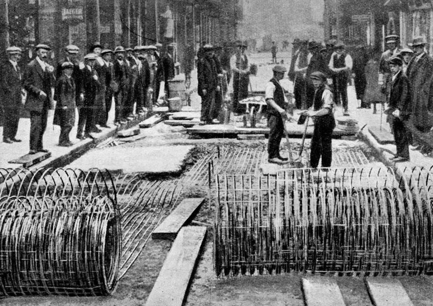 Odolná silnice, kterou nezničí ani plně naložený nákladní vůz : Silnice zničené přetíženými kamiony nejsou nic…