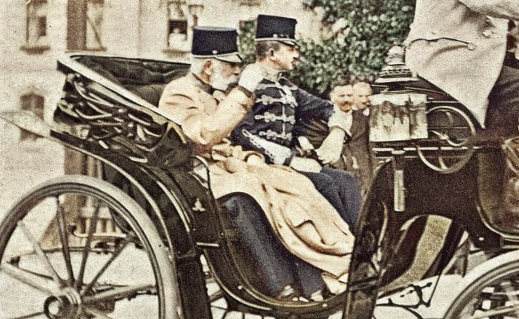 zobrazit detail historického snímku: J. V. Císař s následníkem arciknížetem Karlem Františkem Josefem odjíždí do Schönbrunnu.