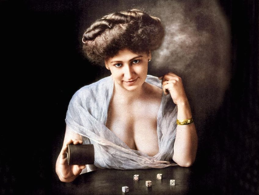 Od kostí k plastu a pixelům: Materiální historie her s kostkami během tisíciletí: Kostkové hry byly zájmem lidí tisíce let. Měli a…