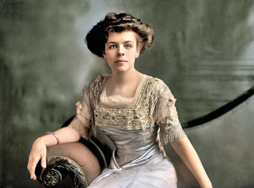 Dějiny elegance a co to znamená být elegantní Dějiny elegance a co to znamená být elegantní: Co podle našich prababiček znamenalo být elegantní?…