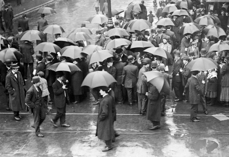 zobrazit detail historického snímku: Déšť.