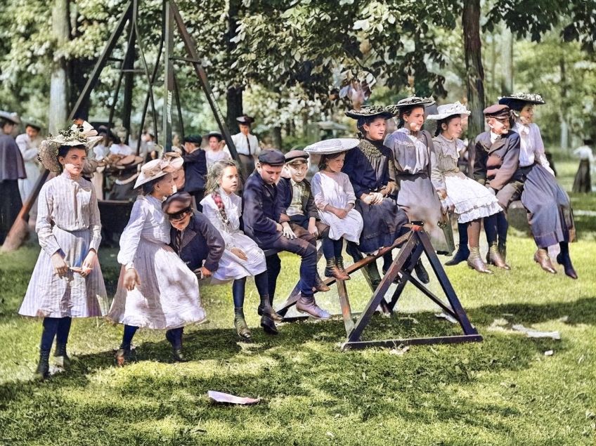 Domácí barvení látek: jednoduchý způsob, jak ze starého oblečení udělat nové: Co se starým oblečením, které se vám sice už moc…