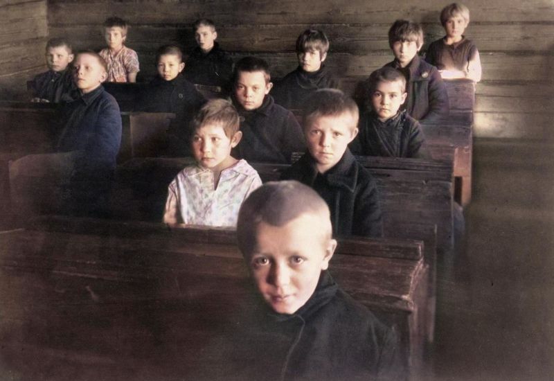 Děti v základní škole v SSSR v Povolží. - klikněte pro zobrazení detailu