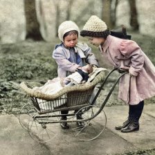 kolorovaná fotografie Projížďka s panenkou.