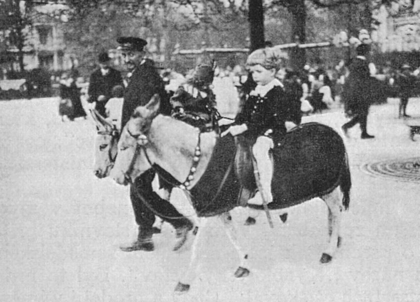 Oblíbený dětský zábavní park, kam měly chudé děti vstup zakázán Oblíbený dětský zábavní park, kam měly chudé děti vstup zakázán: Jak si bohaté pařížské děti užívaly zábavu ve…