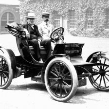 Edison v elektromobilu Bailey electric.