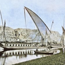 kolorovaná fotografie »Dahabeeah« - zábavný člun na Nilu v Egyptě.