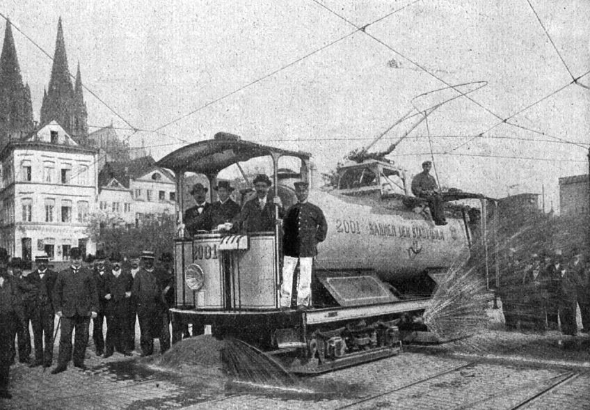 První kropící tramvaje - kde jezdily a jak fungovaly?: Vysoká vedra umí být ve městech velmi nepříjemná.…