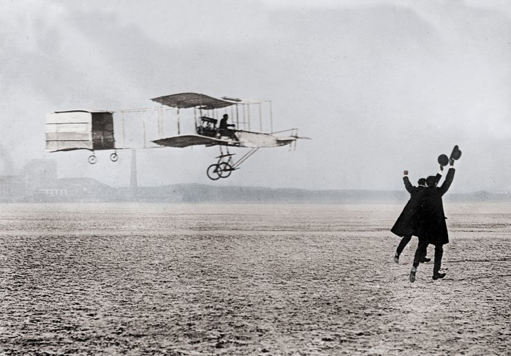 zobrazit detail historického snímku: Letadlo H. Farmana.