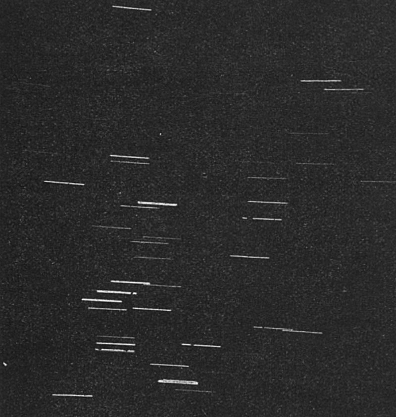 zobrazit detail historického snímku: Fotografie hvězd v pohybu blíže rovníku oblohy.