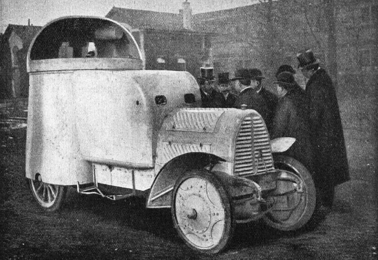 zobrazit detail historického snímku: Nový válečný automobil.