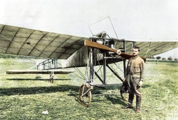 zobrazit detail historického snímku: Český aeroplan Fr. Šimůnka, strojníka v Nuslích.