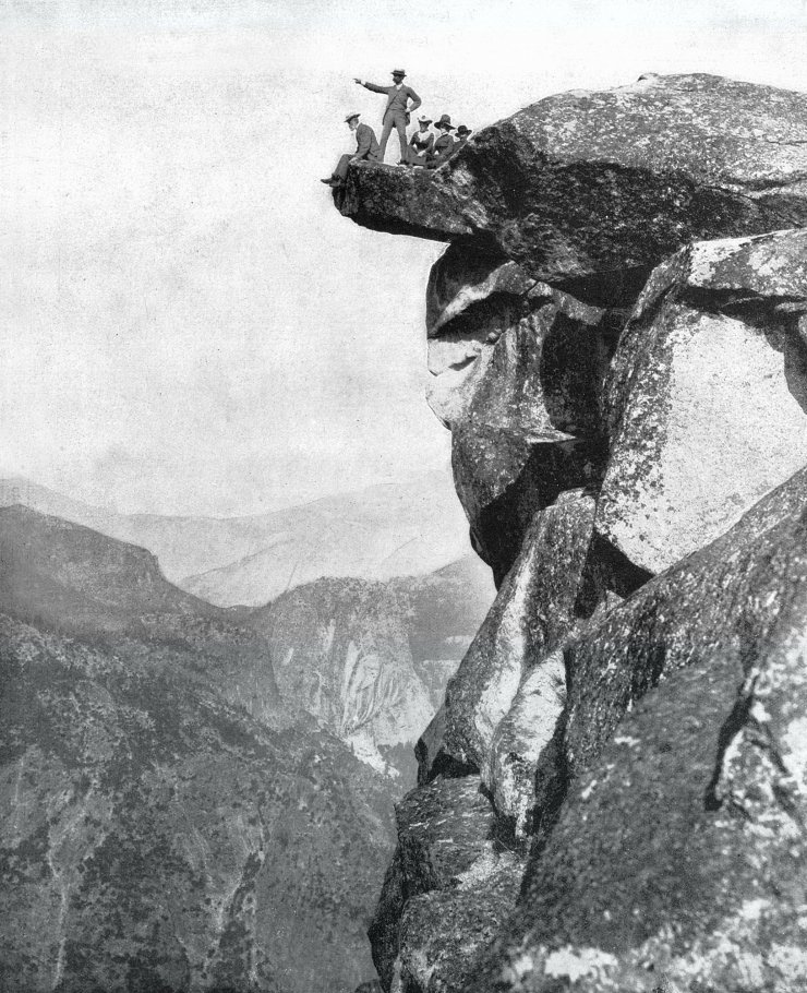 zobrazit detail historického snímku: Glacier point, Yosemitské údolí, v Kalifornii.