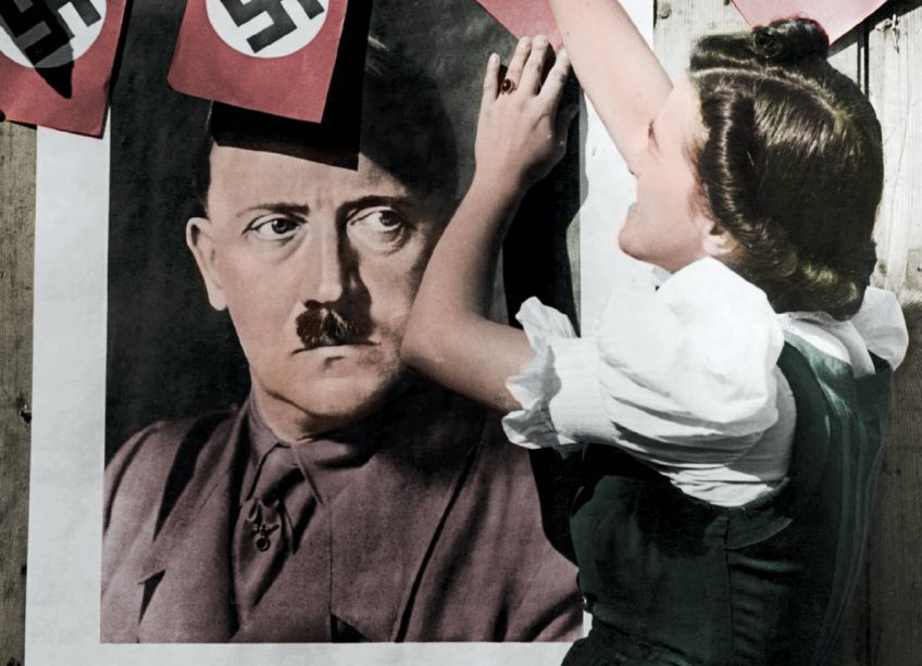 Rok 1932: Čím si Adolf Hitler získal srdce německých žen? Každé slíbil ženicha!: Dnešní politici před volbami občas slibují voličům…