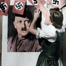 kolorovaná fotografie Plakát s Adolfem Hitlerem.