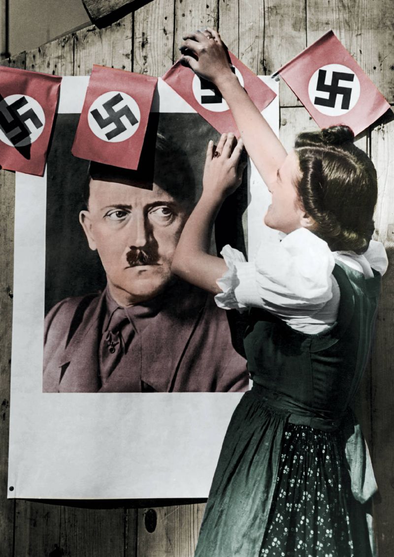 Plakát s Adolfem Hitlerem. - klikněte pro zobrazení detailu