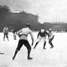 Hockeyový zápas na Vltavě.