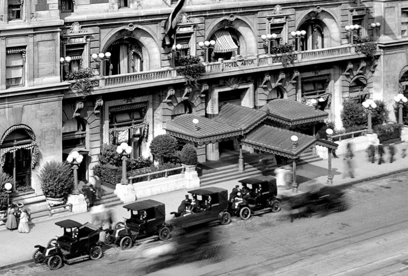 zobrazit detail historického snímku: Hotel Astor v New Yorku.