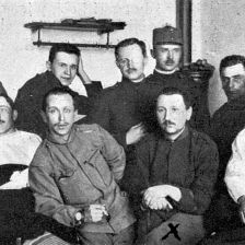 Spisovatel-humorista a spolupracovník Světozora Jaroslav Hašek v reservní vojenské nemocnici v Českých Budějovicích.
