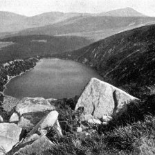 Velké (černé) jezero se Sněžkou.