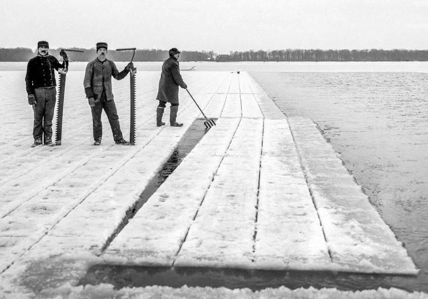 Vojáci radí, jaká je bezpečná minimální tloušťka ledu : Bojíte se, aby se pod vámi teď na konci zimy…
