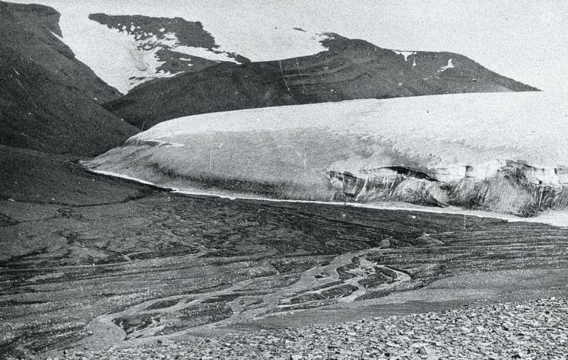 zobrazit detail historického snímku: Ledovec.