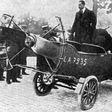 Lessepsův automobil vrtulový.