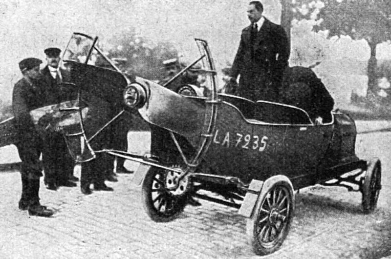 zobrazit detail historického snímku: Lessepsův automobil vrtulový.