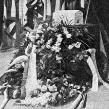 retro fotografie Urna Hofmanova v Památníku odboje.