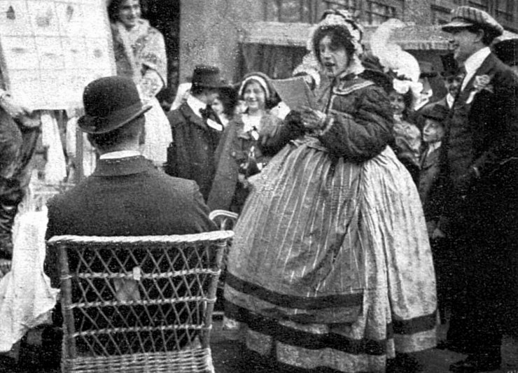 zobrazit detail historického snímku: »Pouťoví pěvci«.