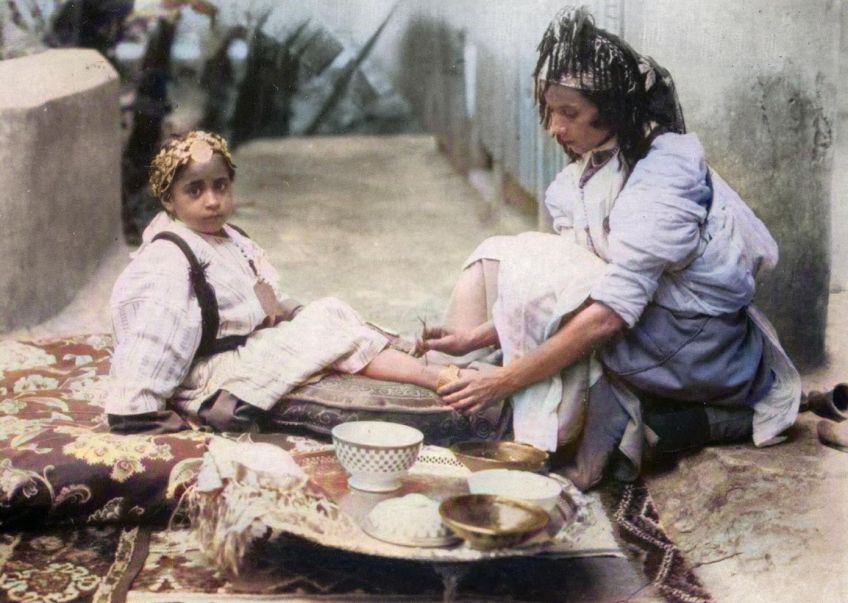 Arabské speciality: malování henou a silné parfémy: Arabové jsou známí jako velcí milovníci intenzivních…