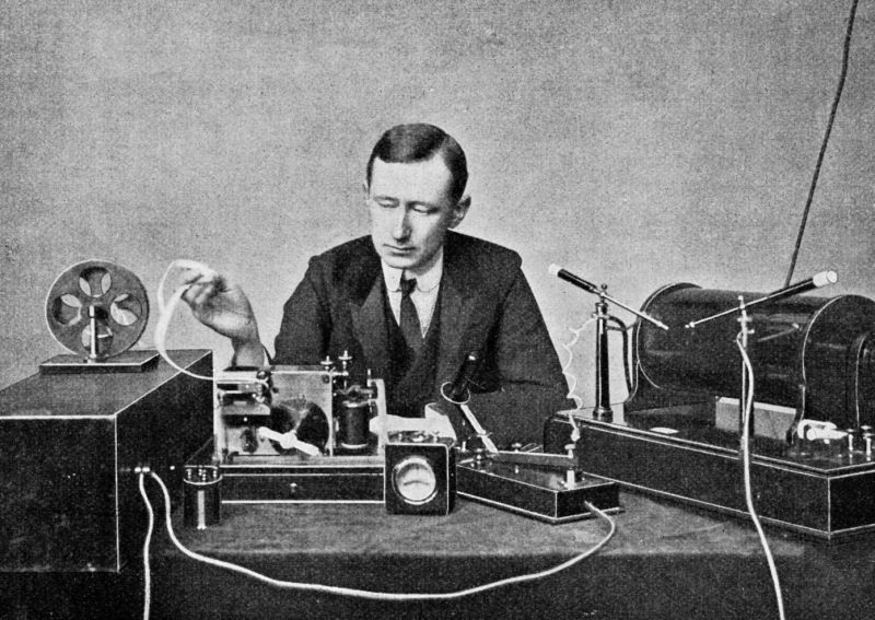 zobrazit detail historického snímku: Vynálezce Guglielmo Marconi.