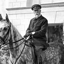 Tomáš Garrigue Masaryk na koni.