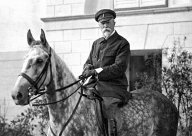Příkaz ministerstva školství: okamžitě ze tříd odstraňte obrazy T. G. Masaryka!: Tomáš Garrigue Masaryk měl nezpochybnitelné...