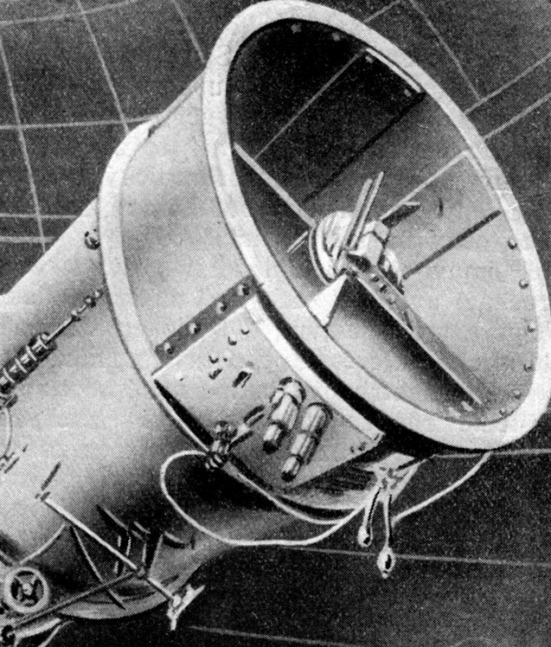 zobrazit detail historického snímku: Umístění přístroje v dalekohledu.