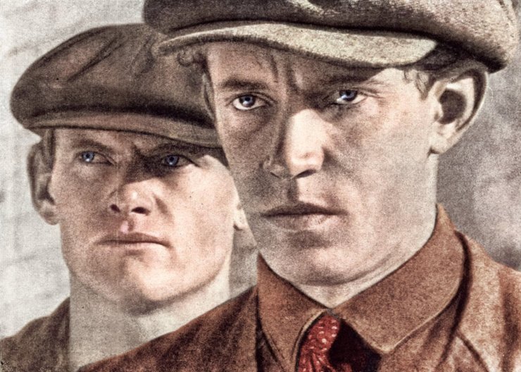 zobrazit detail historického snímku: Dělníci.