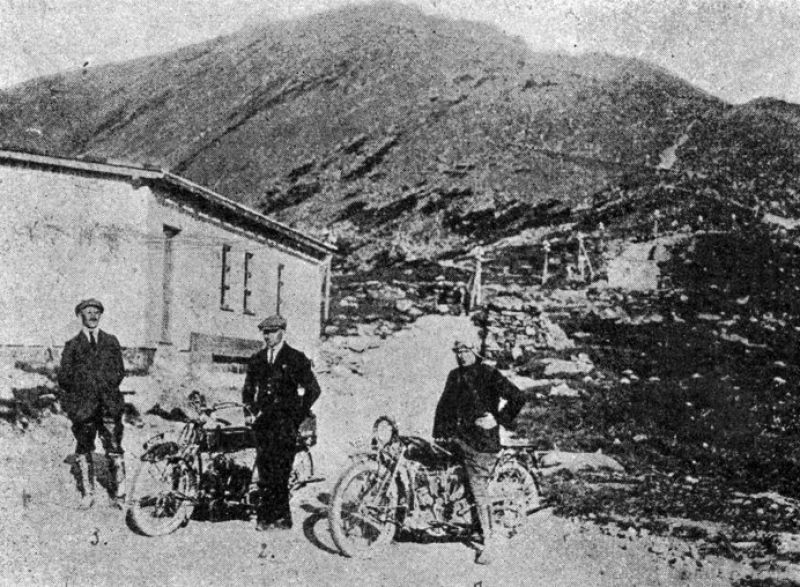 zobrazit detail historického snímku: U Obří boudy pod Sněžkou.