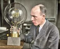 Vzpomínky Františka Křižíka na první pokusy vyrobit v Čechách Edisonovu žárovku: Vynález spolehlivé a trvanlivé žárovky Thomase…
