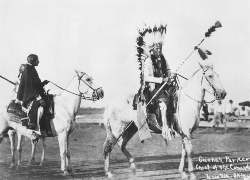 zobrazit detail historického snímku: Indiánský náčelník Quanah Parker.