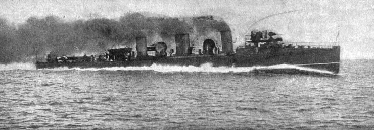 zobrazit detail historického snímku: Anglický drtič torpedových člunů »Zmije«.