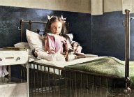 Rok 1900: Odhalený skandál v dětské nemocnici ve Vídni: Když rodiče dají své nemocné dítě do…