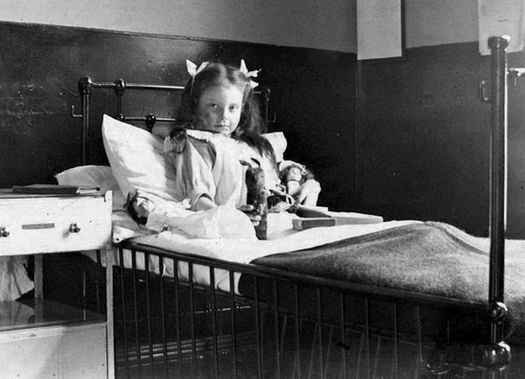 zobrazit detail historického snímku: Nemocné děvče.